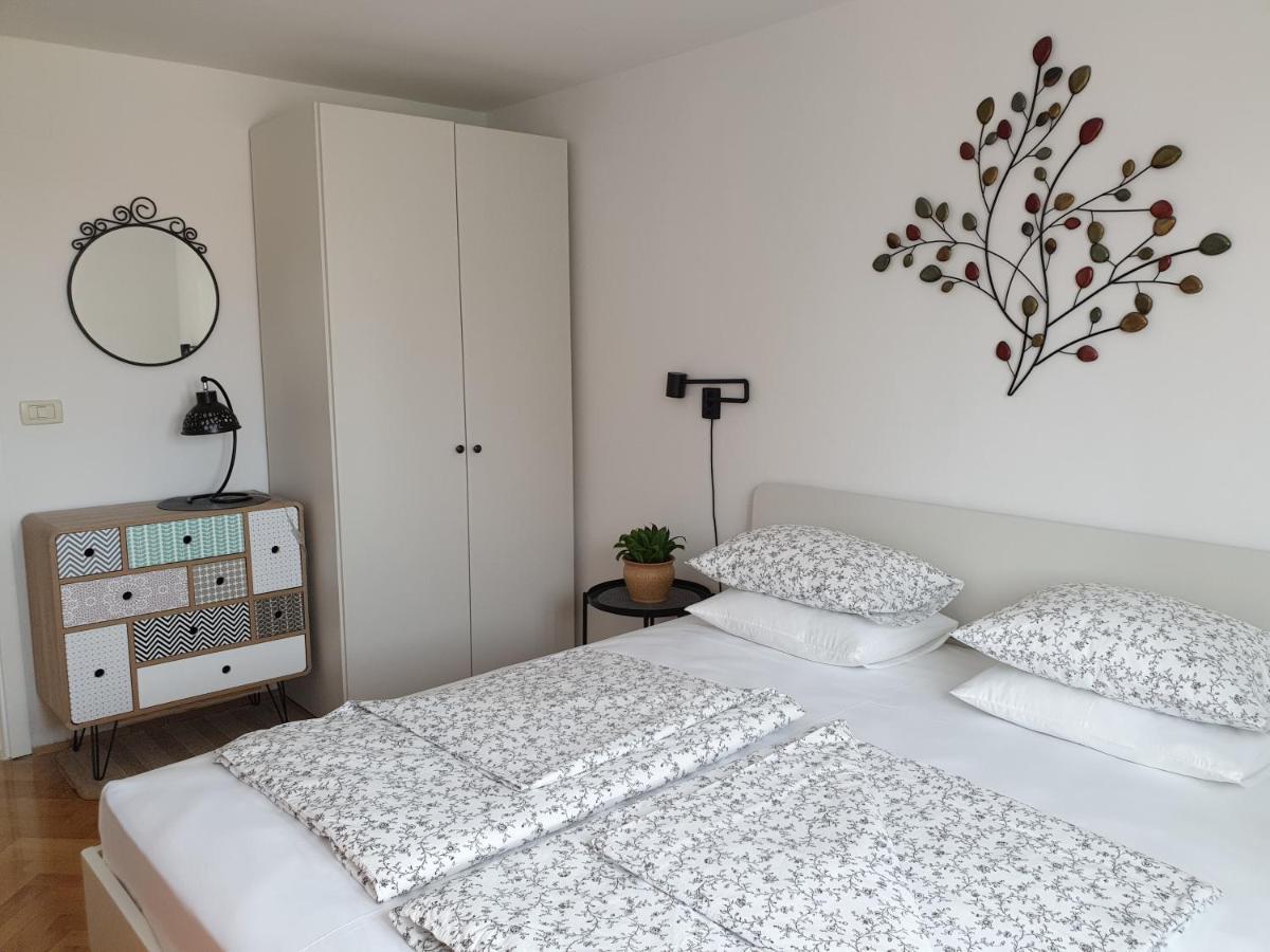 Apartment Maeistro By Privileggio Residence Rovinj Bagian luar foto